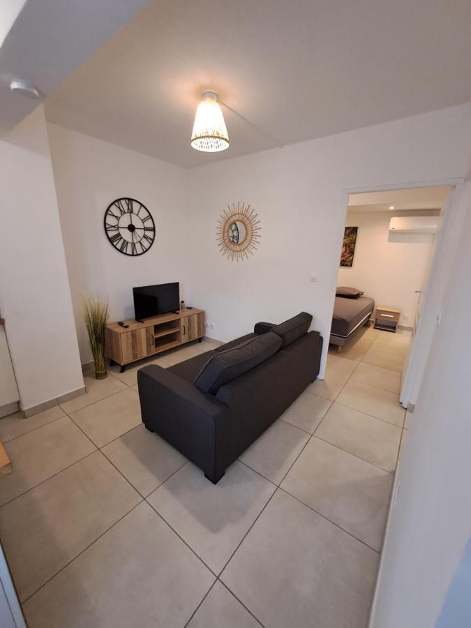 Logement Cosy T2, Centre Ville De Saint-Pierre Ngoại thất bức ảnh